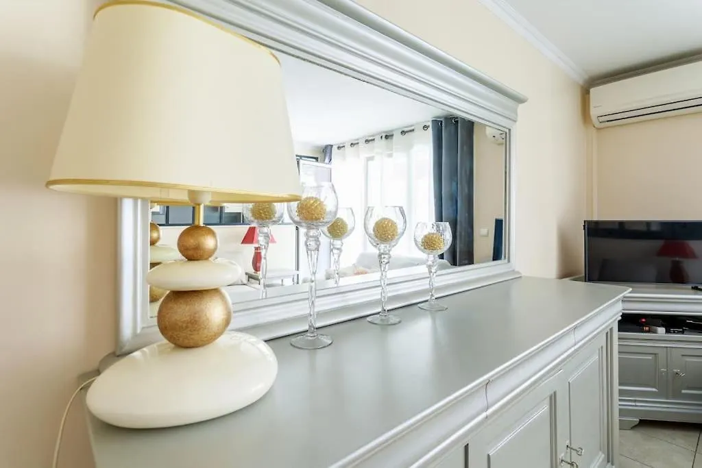 L'Hippocampe Residence Pres De La Mer 3 Pieces, Terrasse Antibes 0*,  France